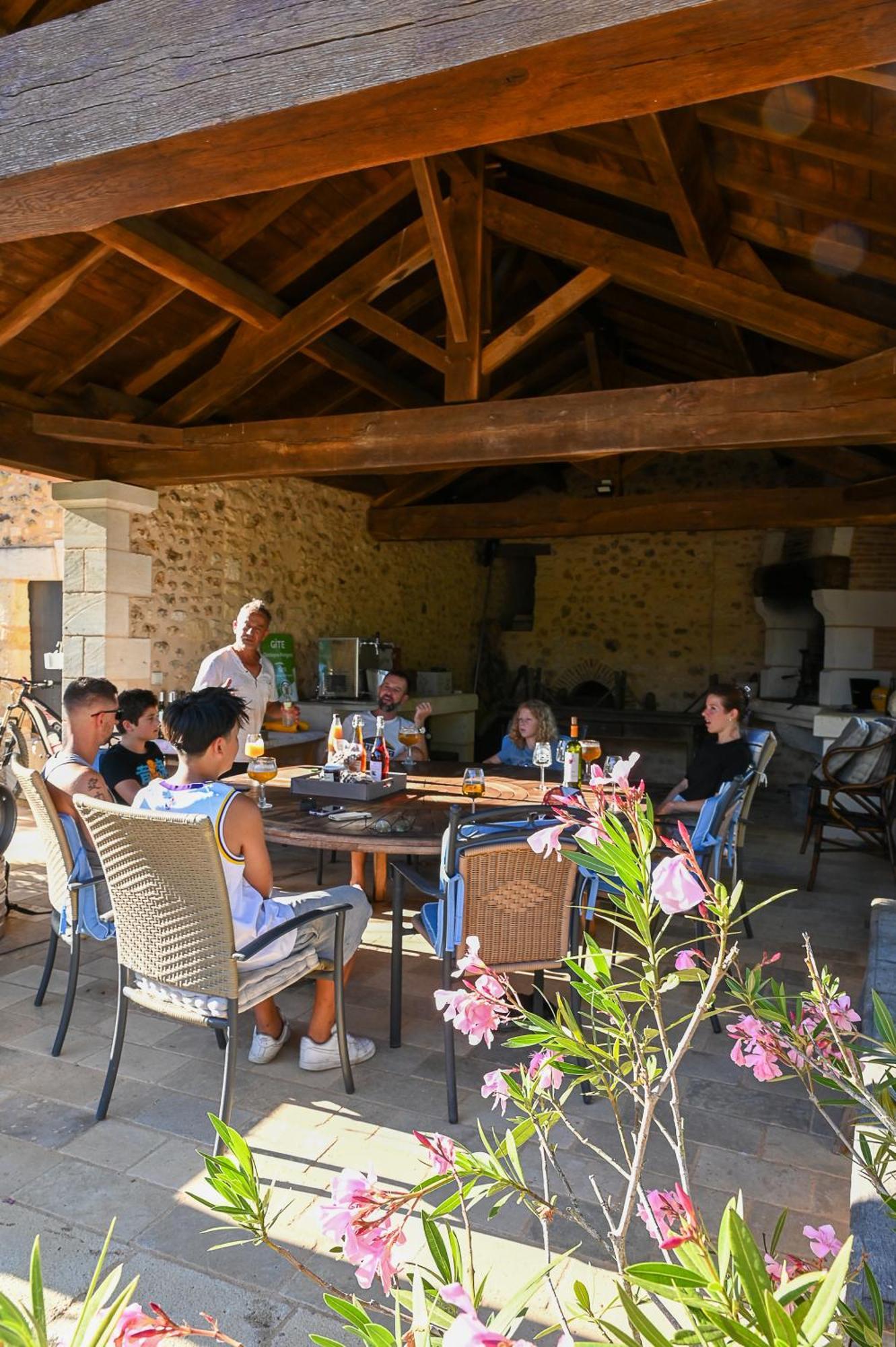 Gite Les Mareillauds - Piscine Salon Extérieur photo